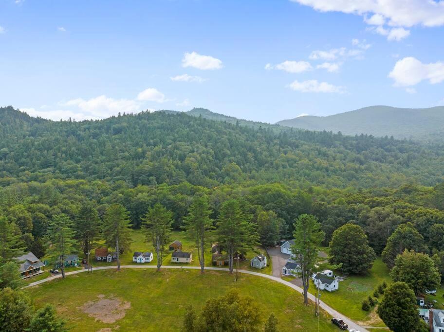 Charming Woodstock Skylight Retreat-10 Min To Loon Villa Exterior photo